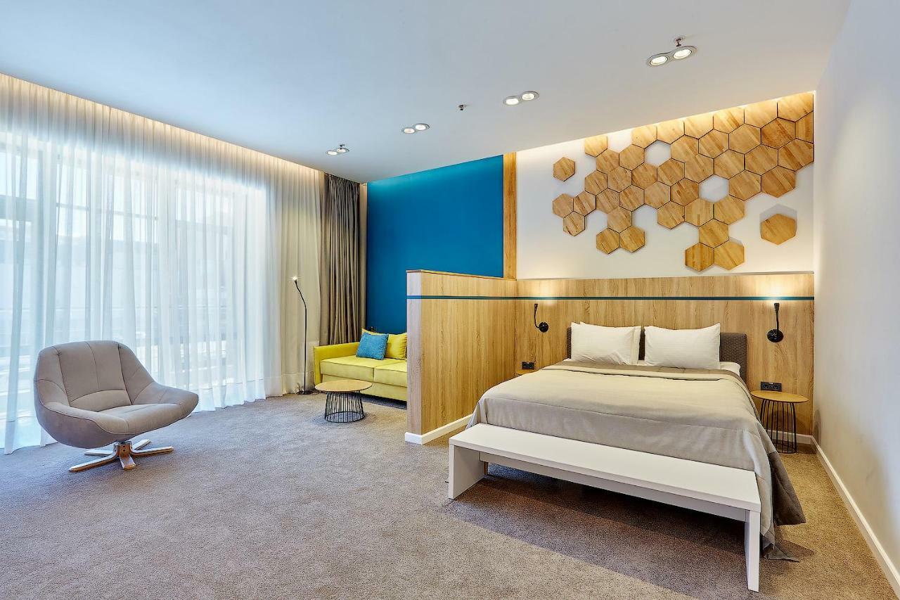Aqua-Minsk Hotel Plus Ngoại thất bức ảnh