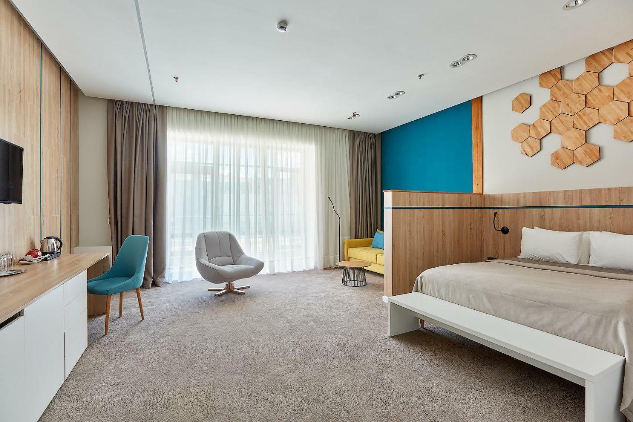 Aqua-Minsk Hotel Plus Ngoại thất bức ảnh