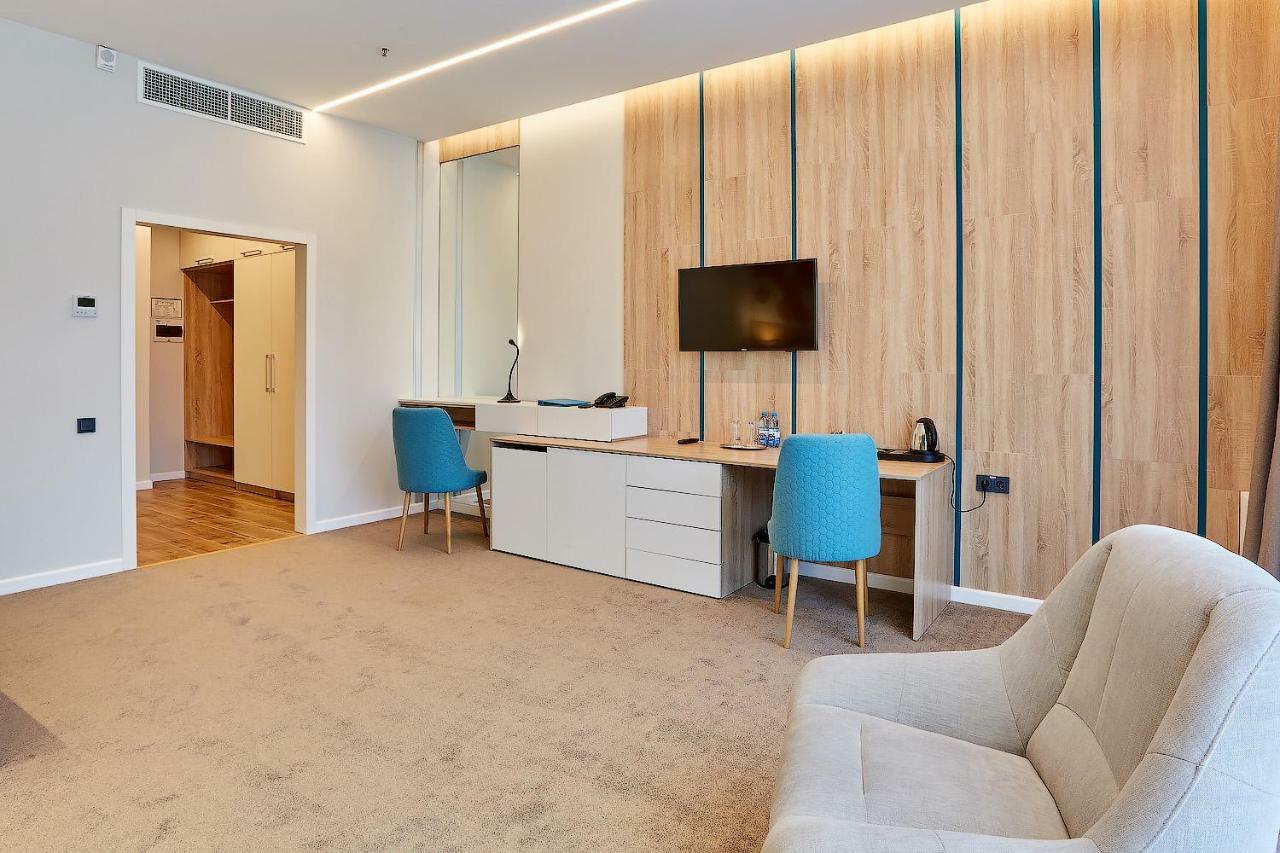 Aqua-Minsk Hotel Plus Ngoại thất bức ảnh